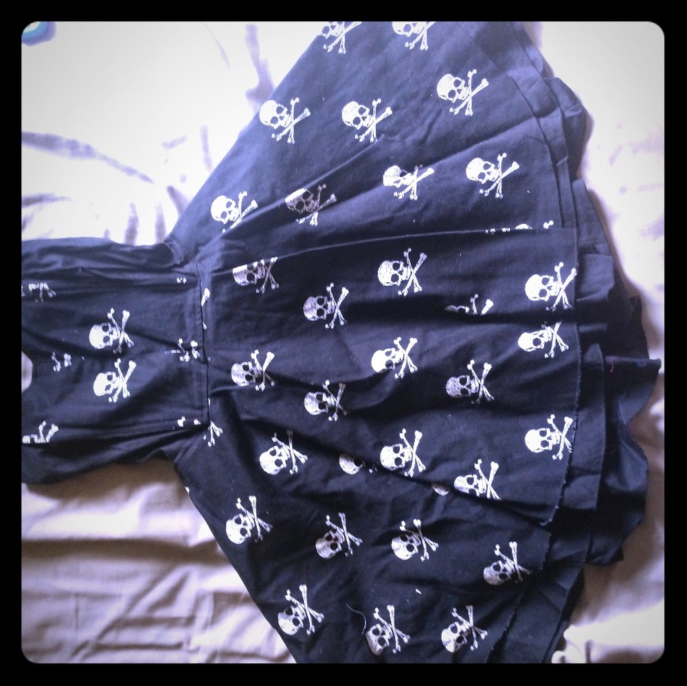 Skull dress small